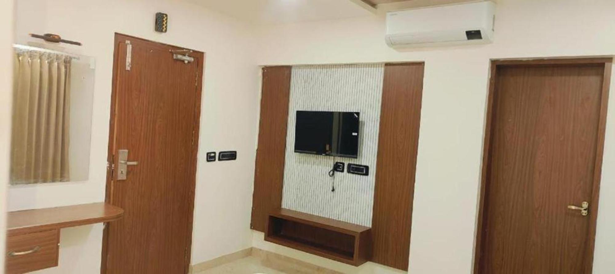 Sree Mahalakshmi Residency By K Hotels Virudunagar Exterior foto